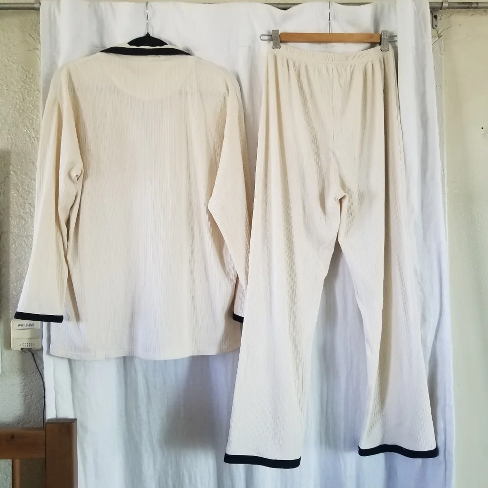 Gelato Beiyan | (2) PJ Set - Picture 3 of 16